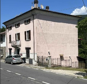 Appartamento in vendita a Vernio, 6 locali, prezzo € 56.243 | PortaleAgenzieImmobiliari.it