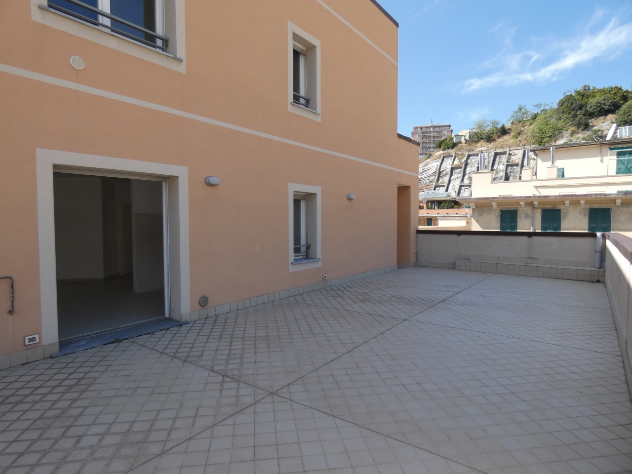 Appartamento in vendita a Genova, 6 locali, prezzo € 240.000 | PortaleAgenzieImmobiliari.it