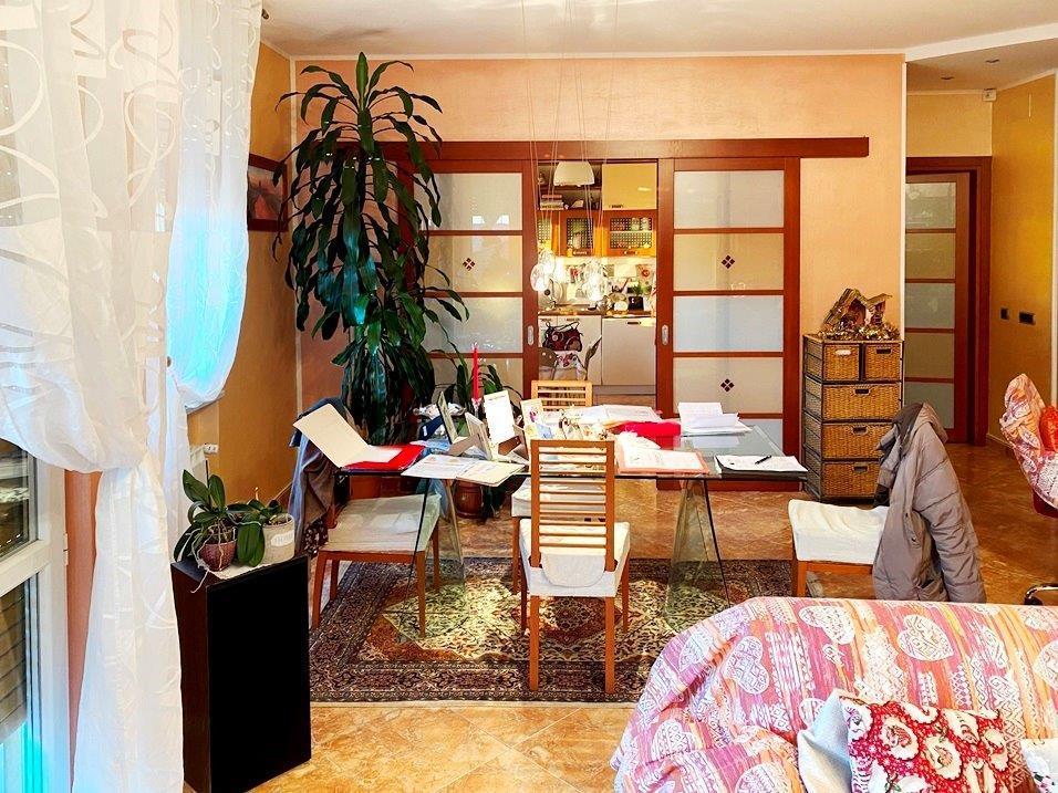Appartamento in vendita a Savona, 4 locali, prezzo € 220.000 | PortaleAgenzieImmobiliari.it