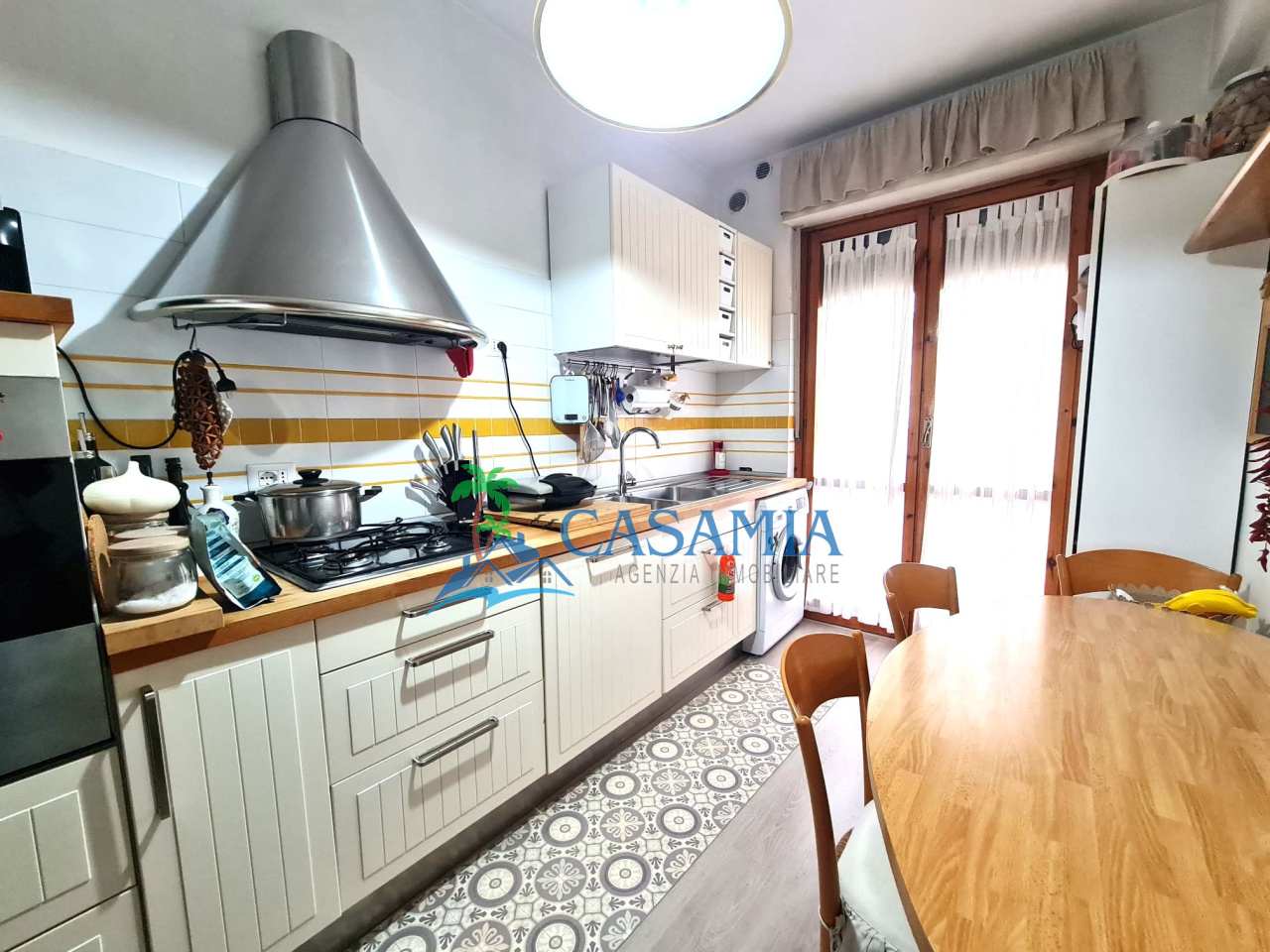 Appartamento in vendita a Monsampolo del Tronto, 8 locali, prezzo € 195.000 | PortaleAgenzieImmobiliari.it