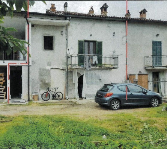 Villa a Schiera in vendita a Carrù, 6 locali, prezzo € 28.266 | PortaleAgenzieImmobiliari.it