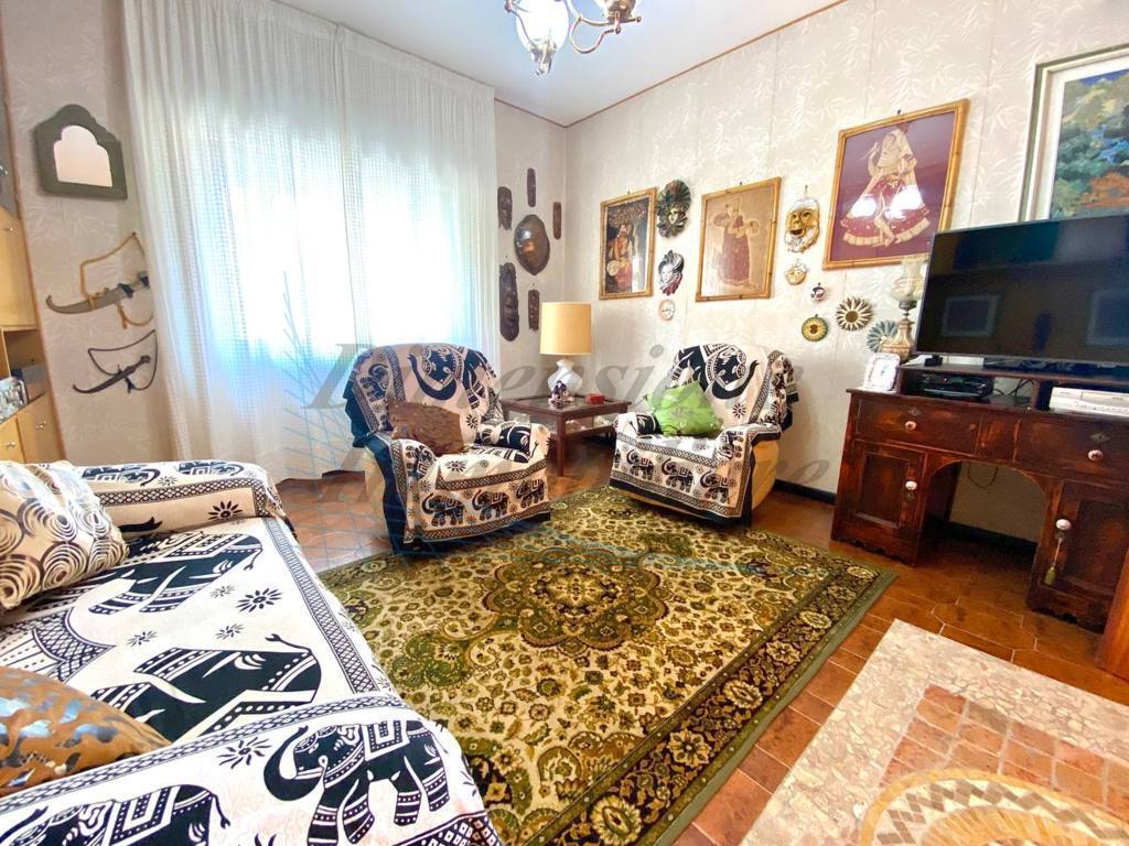 Appartamento in vendita a Cecina, 5 locali, prezzo € 250.000 | PortaleAgenzieImmobiliari.it