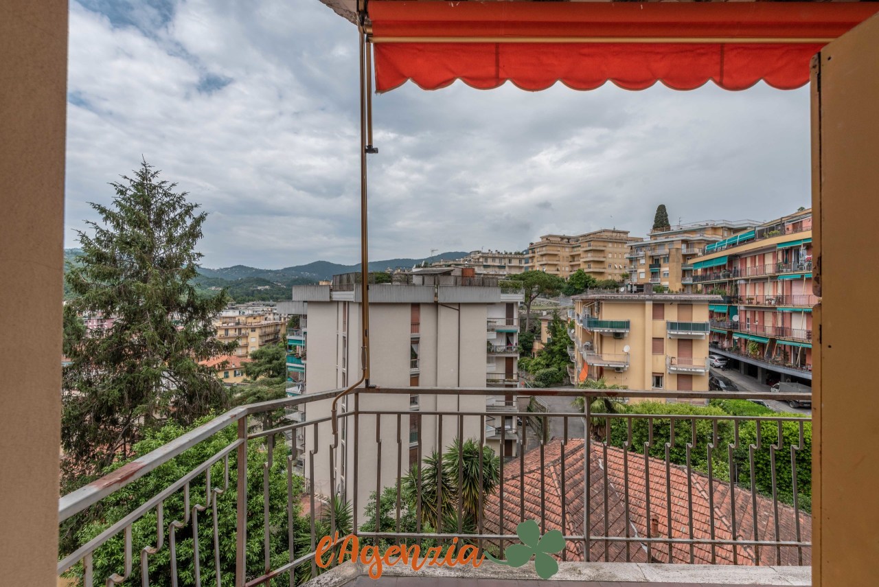 Appartamento in vendita a Rapallo, 4 locali, prezzo € 100.000 | PortaleAgenzieImmobiliari.it