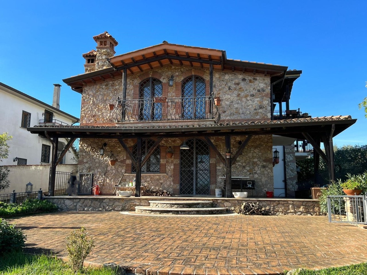 Villa in vendita a Fiano Romano, 8 locali, prezzo € 580.000 | PortaleAgenzieImmobiliari.it
