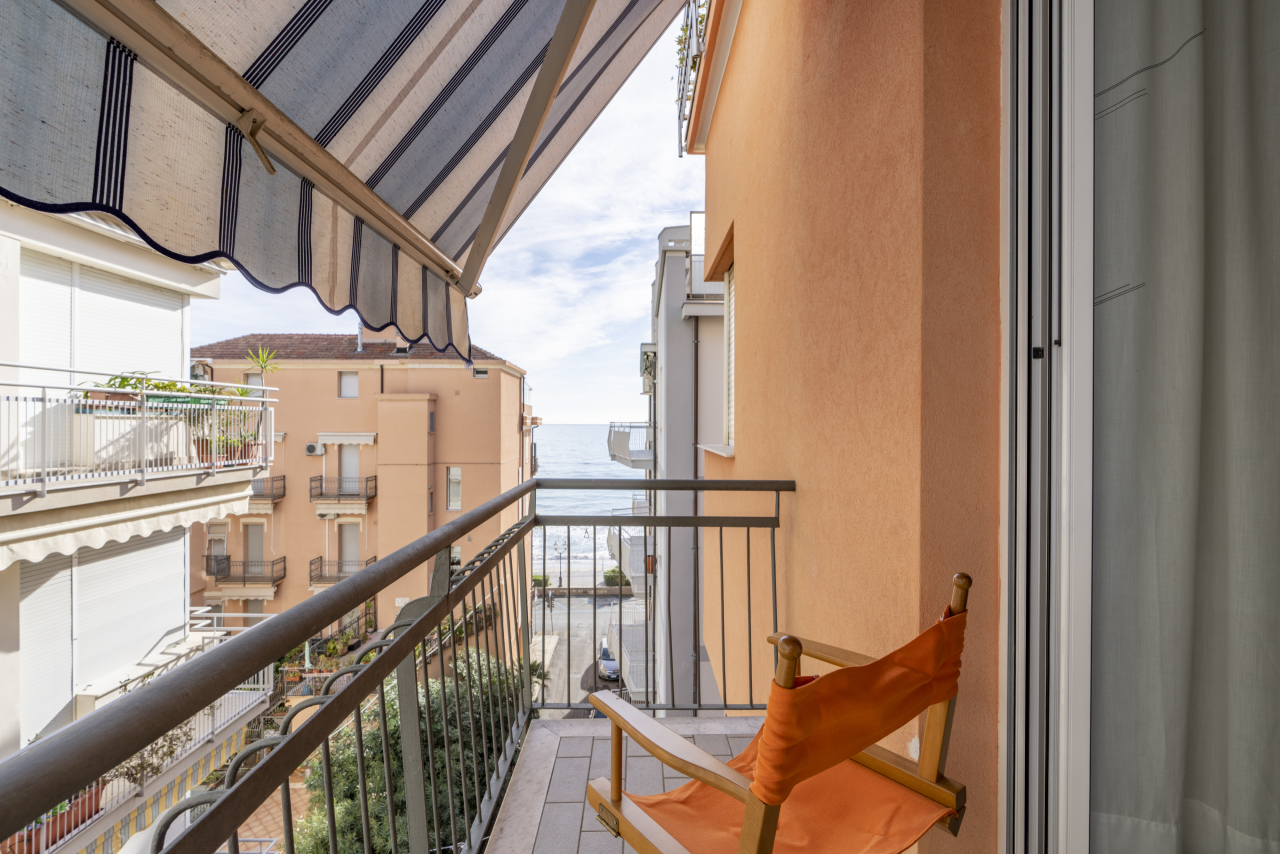 Appartamento in vendita a Alassio, 4 locali, prezzo € 690.000 | PortaleAgenzieImmobiliari.it
