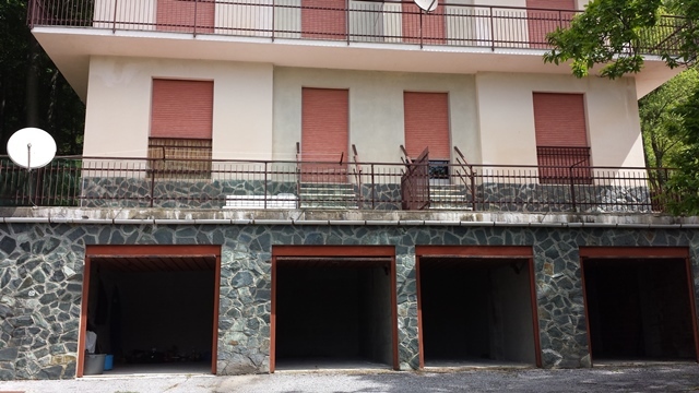Appartamento in vendita a Urbe, 5 locali, prezzo € 30.000 | PortaleAgenzieImmobiliari.it