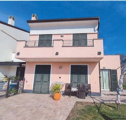 Villa a Schiera in vendita a Toirano, 7 locali, prezzo € 261.853 | PortaleAgenzieImmobiliari.it