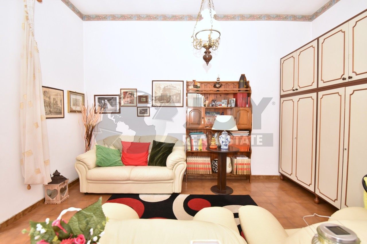 Appartamento in vendita a Lecce, 5 locali, prezzo € 79.000 | PortaleAgenzieImmobiliari.it