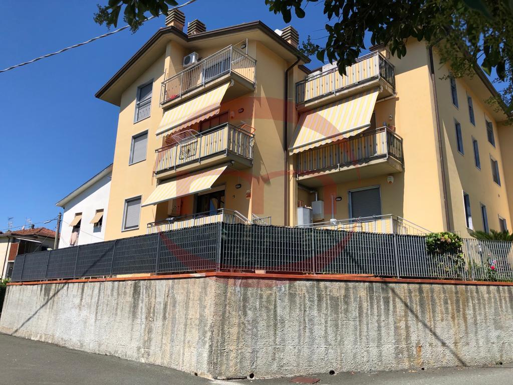 Appartamento in vendita a Aulla, 5 locali, prezzo € 155.000 | PortaleAgenzieImmobiliari.it
