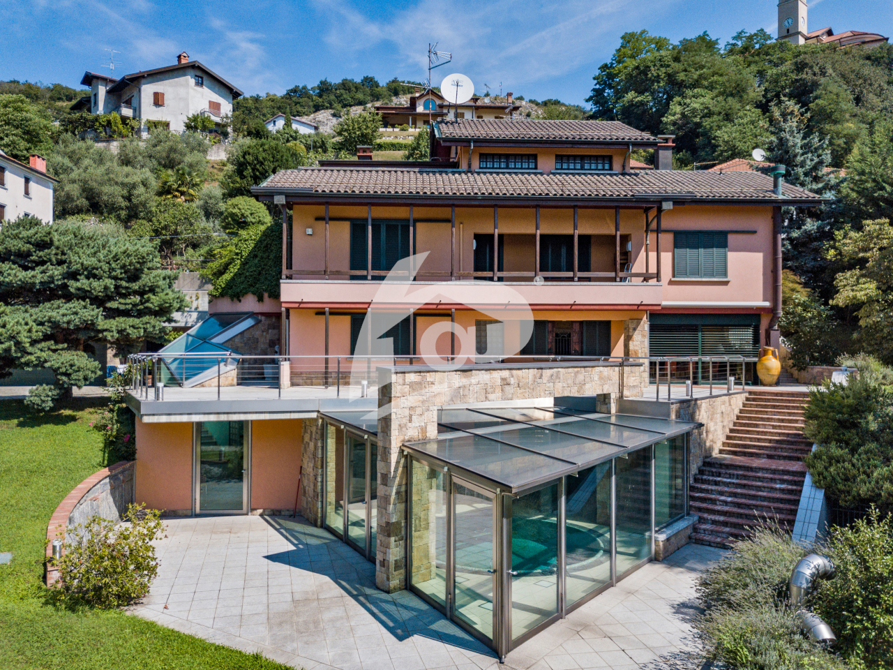 Villa in affitto a Caravate, 5 locali, prezzo € 2.500 | PortaleAgenzieImmobiliari.it