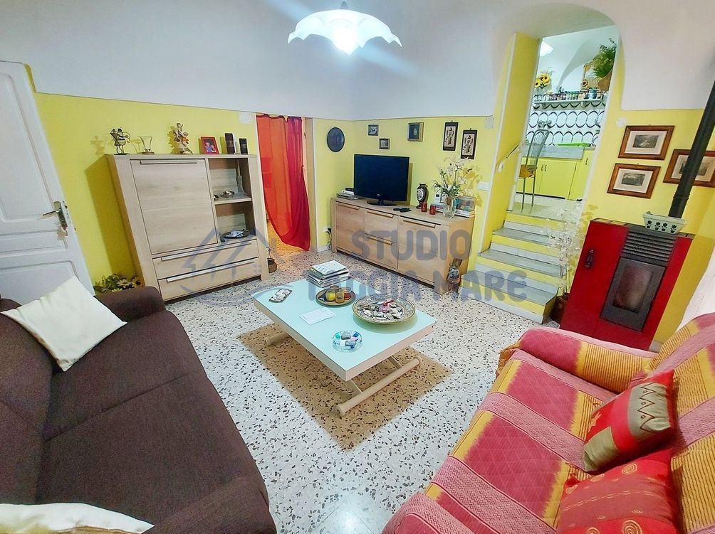 Appartamento in vendita a Cipressa, 3 locali, prezzo € 79.000 | PortaleAgenzieImmobiliari.it