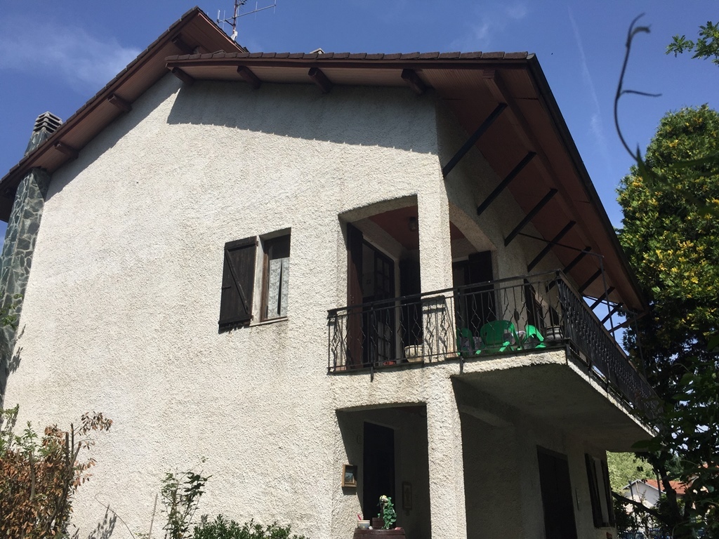 Villa in vendita a Giusvalla, 11 locali, prezzo € 190.000 | PortaleAgenzieImmobiliari.it
