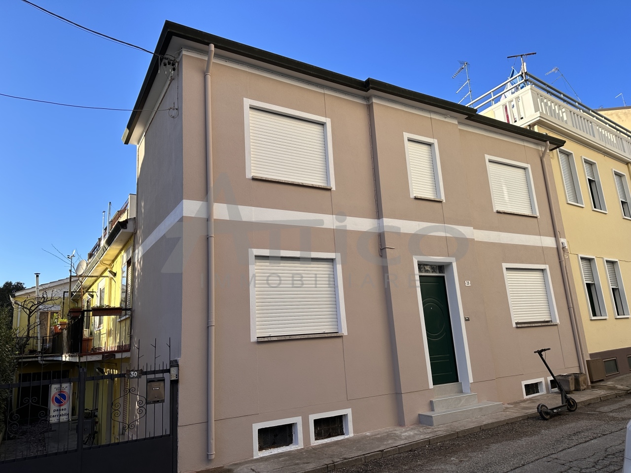 Soluzione Indipendente in affitto a Rovigo, 6 locali, prezzo € 1.200 | PortaleAgenzieImmobiliari.it