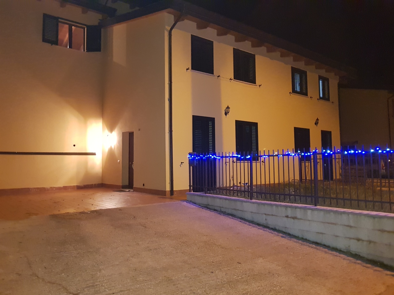 Villa a Schiera in vendita a Perugia, 6 locali, prezzo € 160.000 | PortaleAgenzieImmobiliari.it