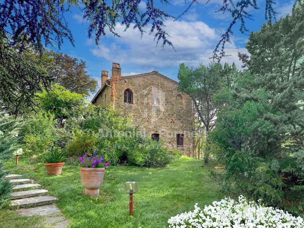 Rustico / Casale in Vendita a Perugia