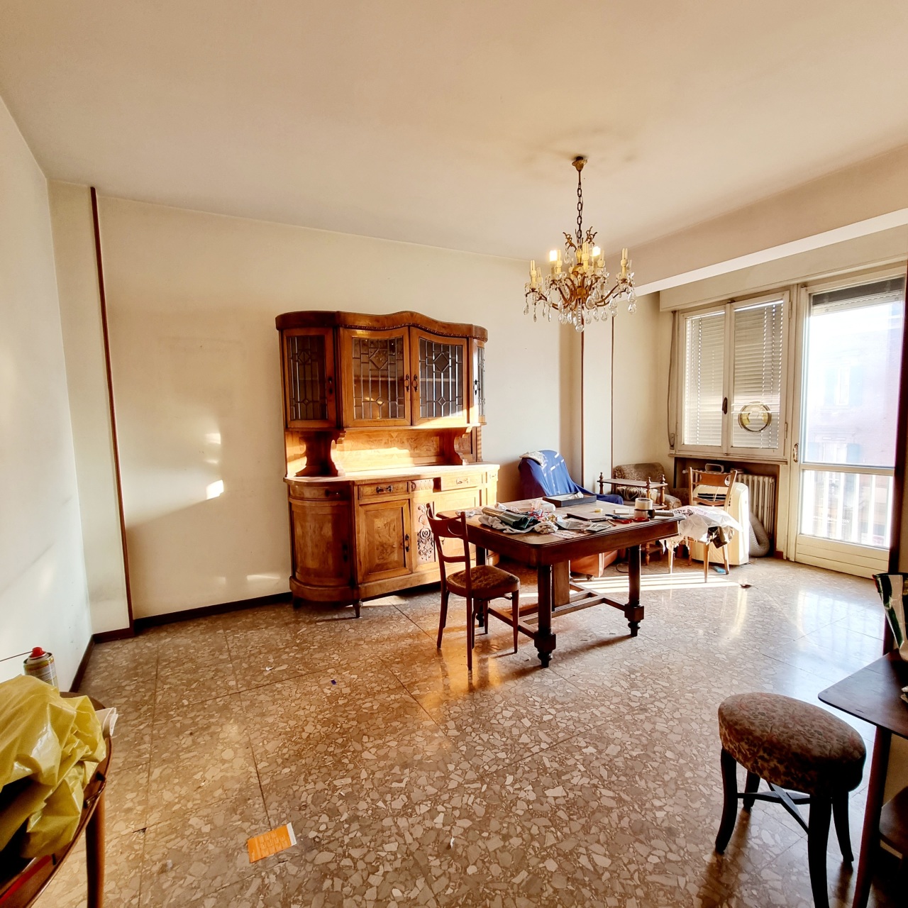 Appartamento in vendita a Modena, 5 locali, prezzo € 180.000 | PortaleAgenzieImmobiliari.it