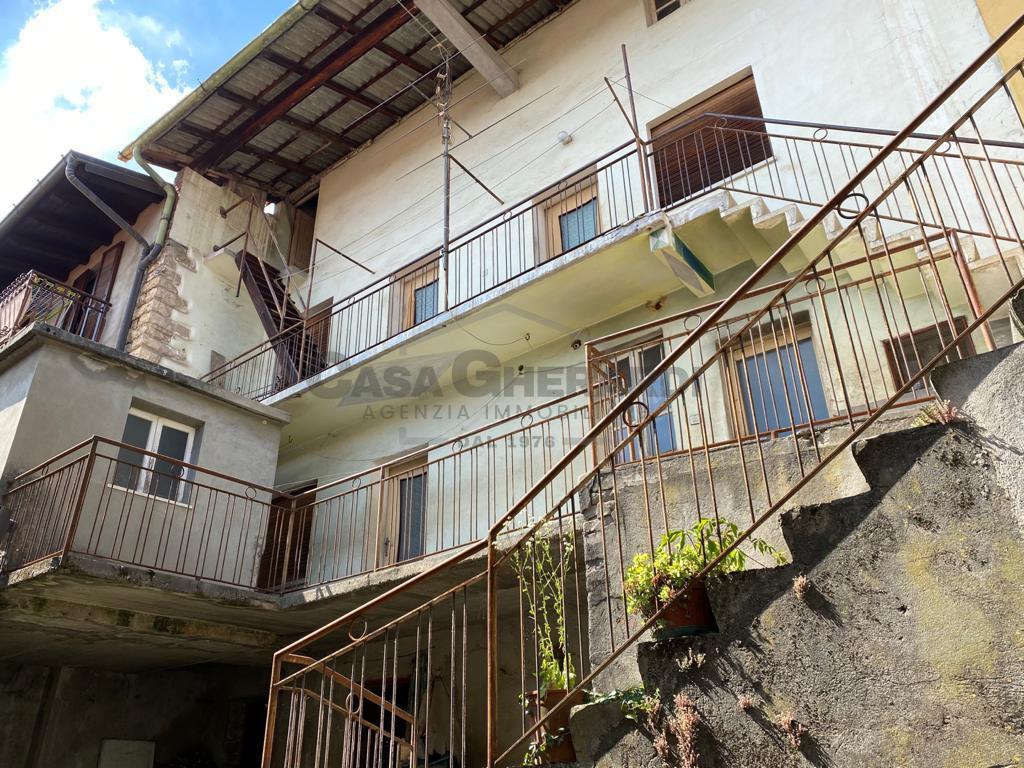 Rustico / Casale in vendita a Almenno San Bartolomeo, 5 locali, prezzo € 40.000 | PortaleAgenzieImmobiliari.it