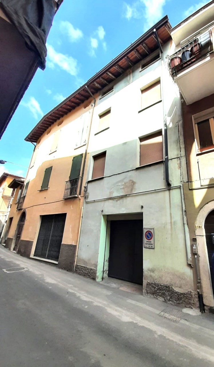 Appartamento in vendita a Vobarno, 4 locali, prezzo € 90.000 | PortaleAgenzieImmobiliari.it