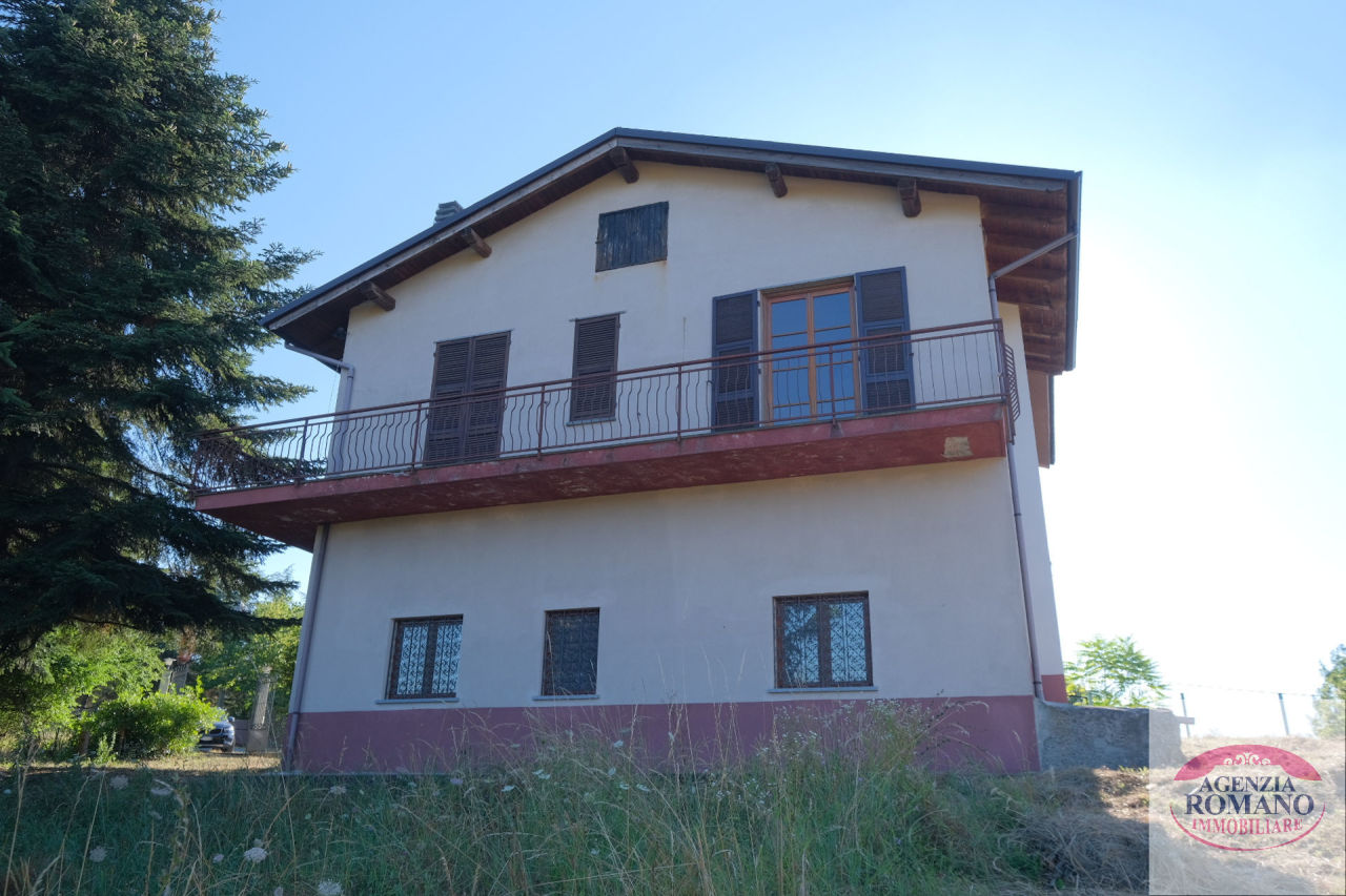 Villa in vendita a Ponzone, 16 locali, prezzo € 230.000 | PortaleAgenzieImmobiliari.it