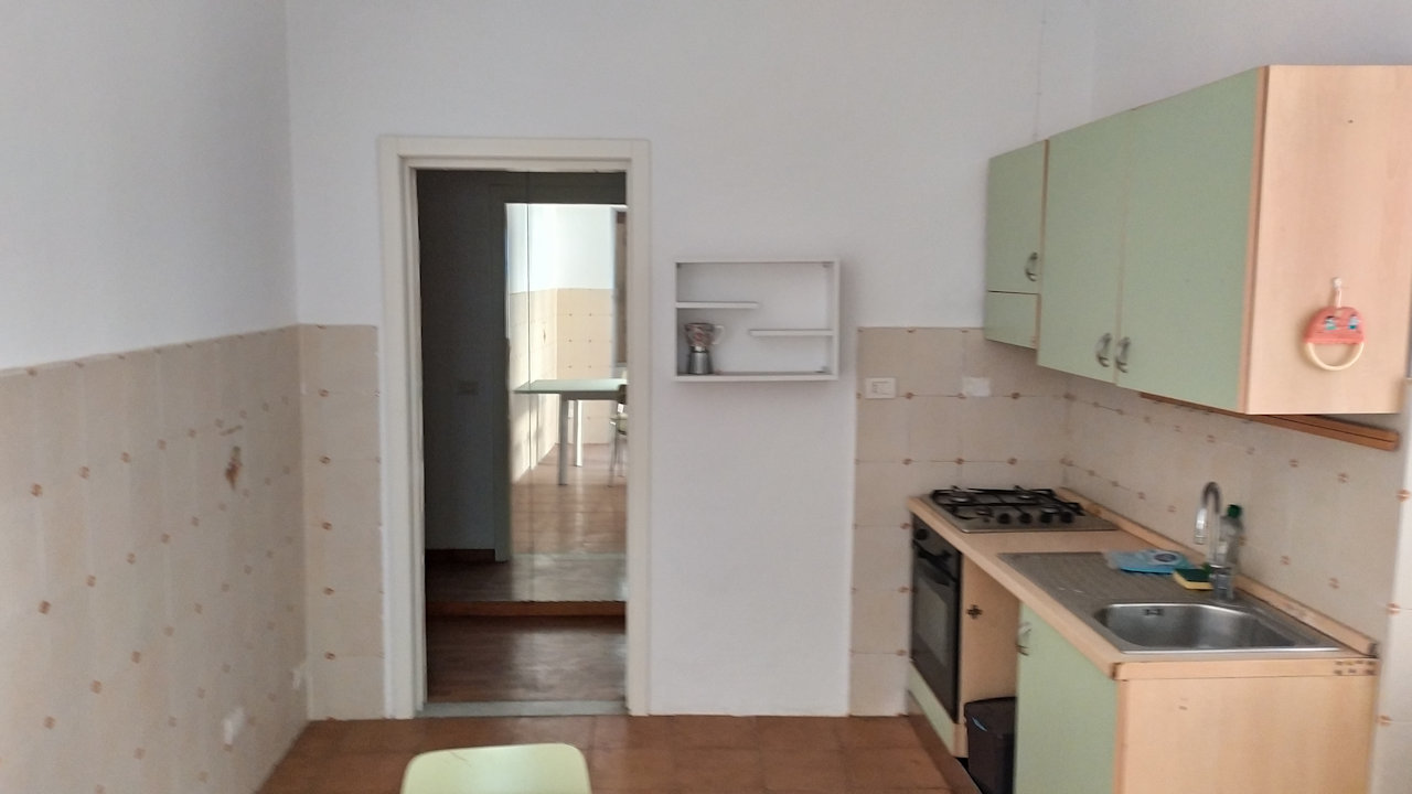 A Rapallo Appartamento  in Affitto - 4+4