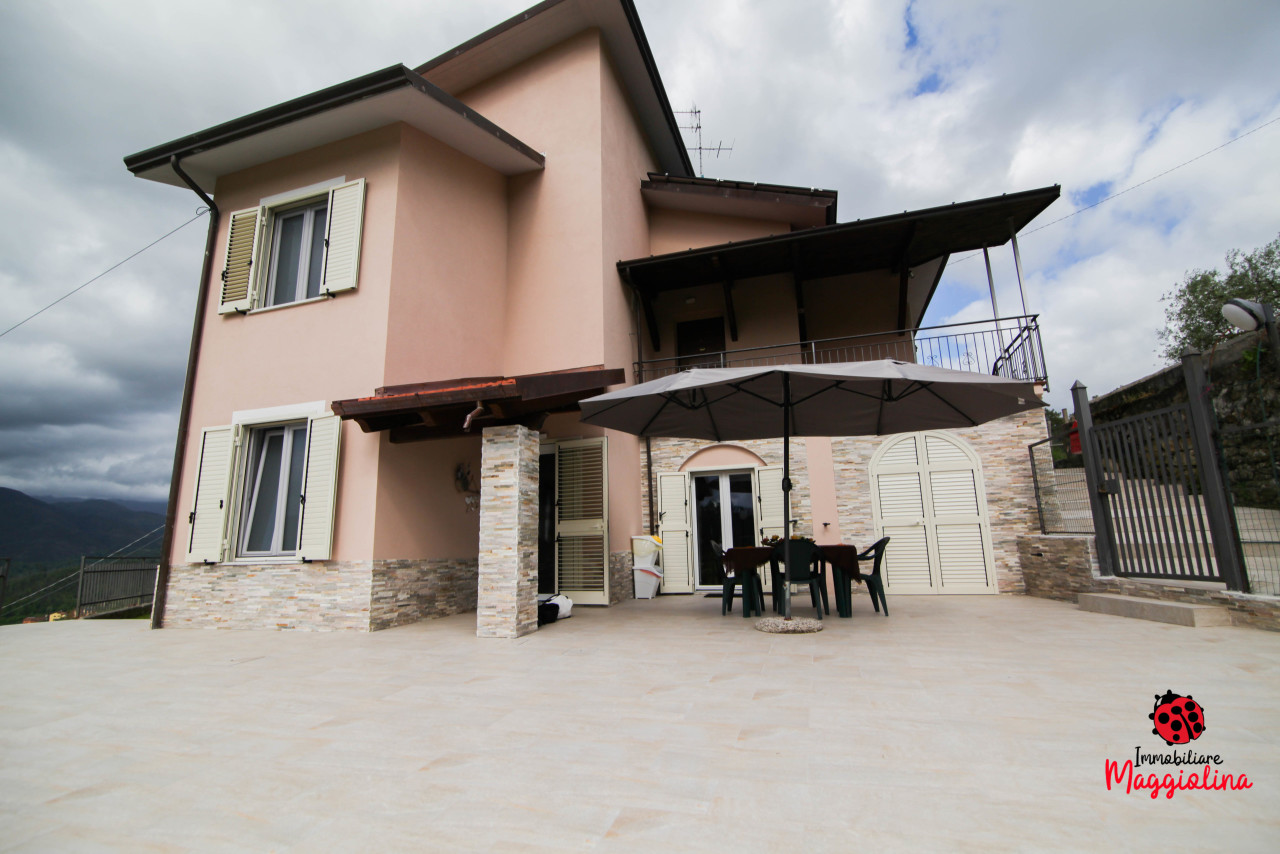 Villa in vendita a La Spezia, 6 locali, prezzo € 275.000 | PortaleAgenzieImmobiliari.it
