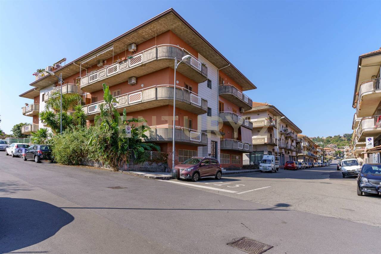 Appartamento in vendita a Aci Catena, 5 locali, prezzo € 120.000 | PortaleAgenzieImmobiliari.it