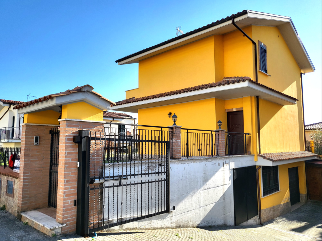 Villa in vendita a Piglio, 8 locali, prezzo € 220.000 | PortaleAgenzieImmobiliari.it