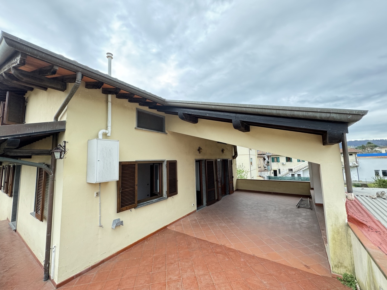 Appartamento in vendita a Camaiore, 5 locali, prezzo € 225.000 | PortaleAgenzieImmobiliari.it