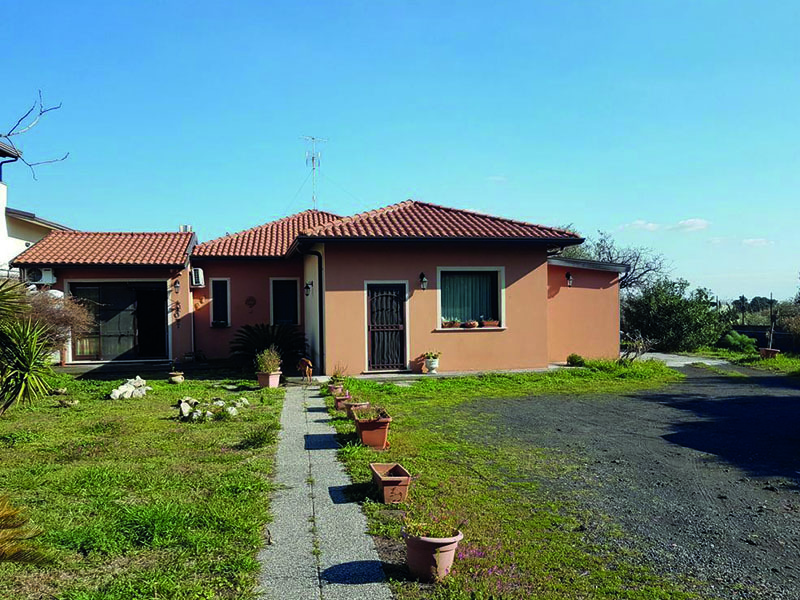 Villa in vendita a Pedara, 8 locali, prezzo € 280.000 | CambioCasa.it