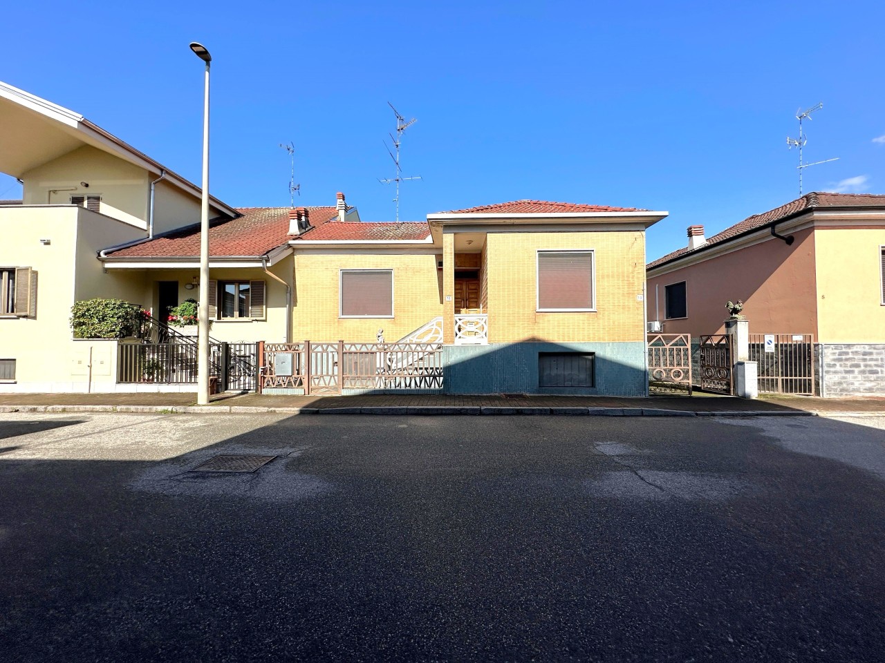 Soluzione Indipendente in vendita a Vercelli, 5 locali, prezzo € 98.000 | PortaleAgenzieImmobiliari.it