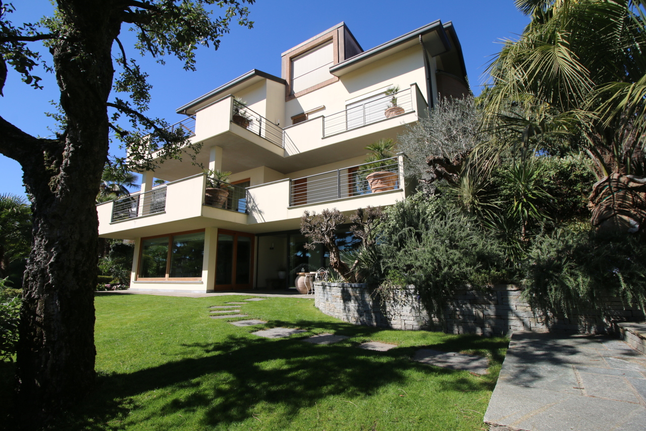 Villa in vendita a Inverigo, 20 locali, Trattative riservate | PortaleAgenzieImmobiliari.it