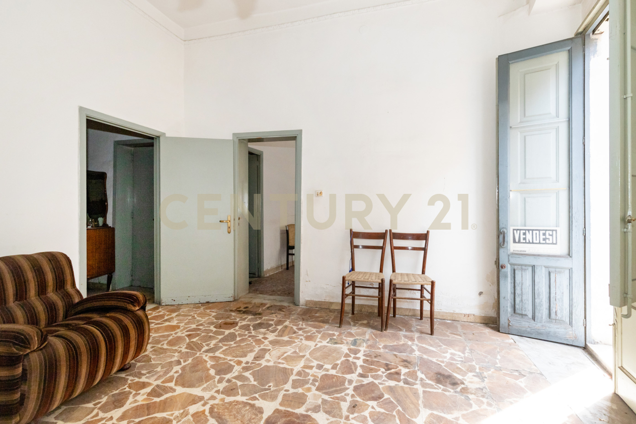 Appartamento in vendita a Paternò, 5 locali, prezzo € 49.000 | PortaleAgenzieImmobiliari.it