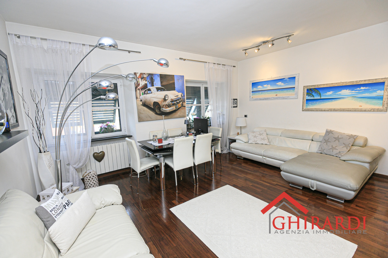 Appartamento in vendita a Genova, 6 locali, prezzo € 175.000 | PortaleAgenzieImmobiliari.it
