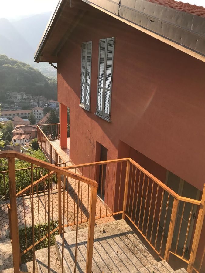 Villa in vendita a Asso, 4 locali, prezzo € 390.000 | PortaleAgenzieImmobiliari.it