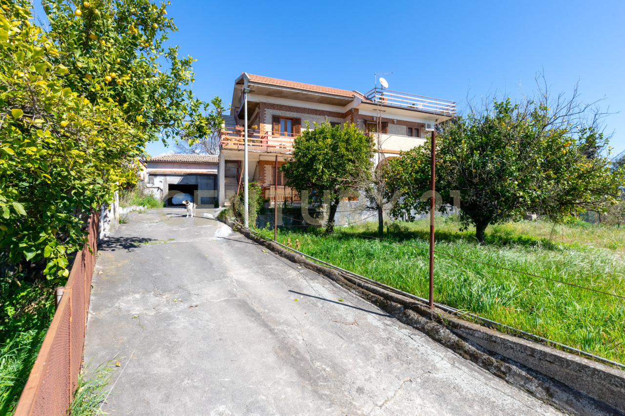 Villa in vendita a Mascalucia, 12 locali, prezzo € 288.000 | PortaleAgenzieImmobiliari.it