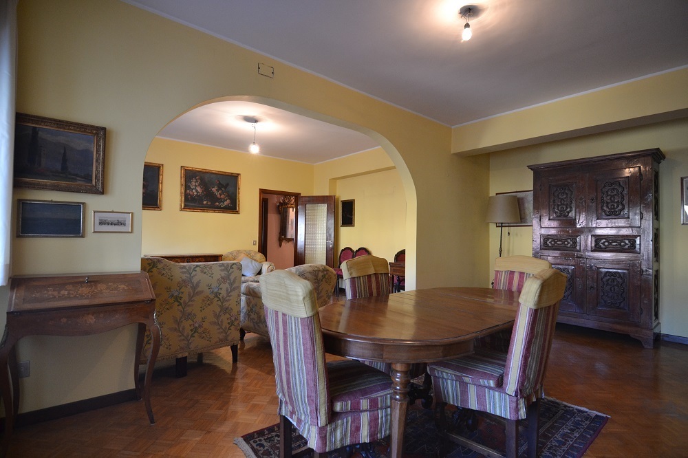 Appartamento in vendita a Trento, 10 locali, prezzo € 530.000 | PortaleAgenzieImmobiliari.it