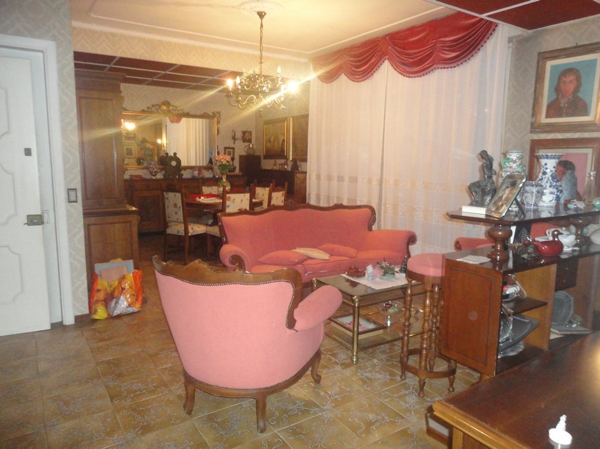 Appartamento in vendita a Sarzana, 5 locali, prezzo € 180.000 | PortaleAgenzieImmobiliari.it