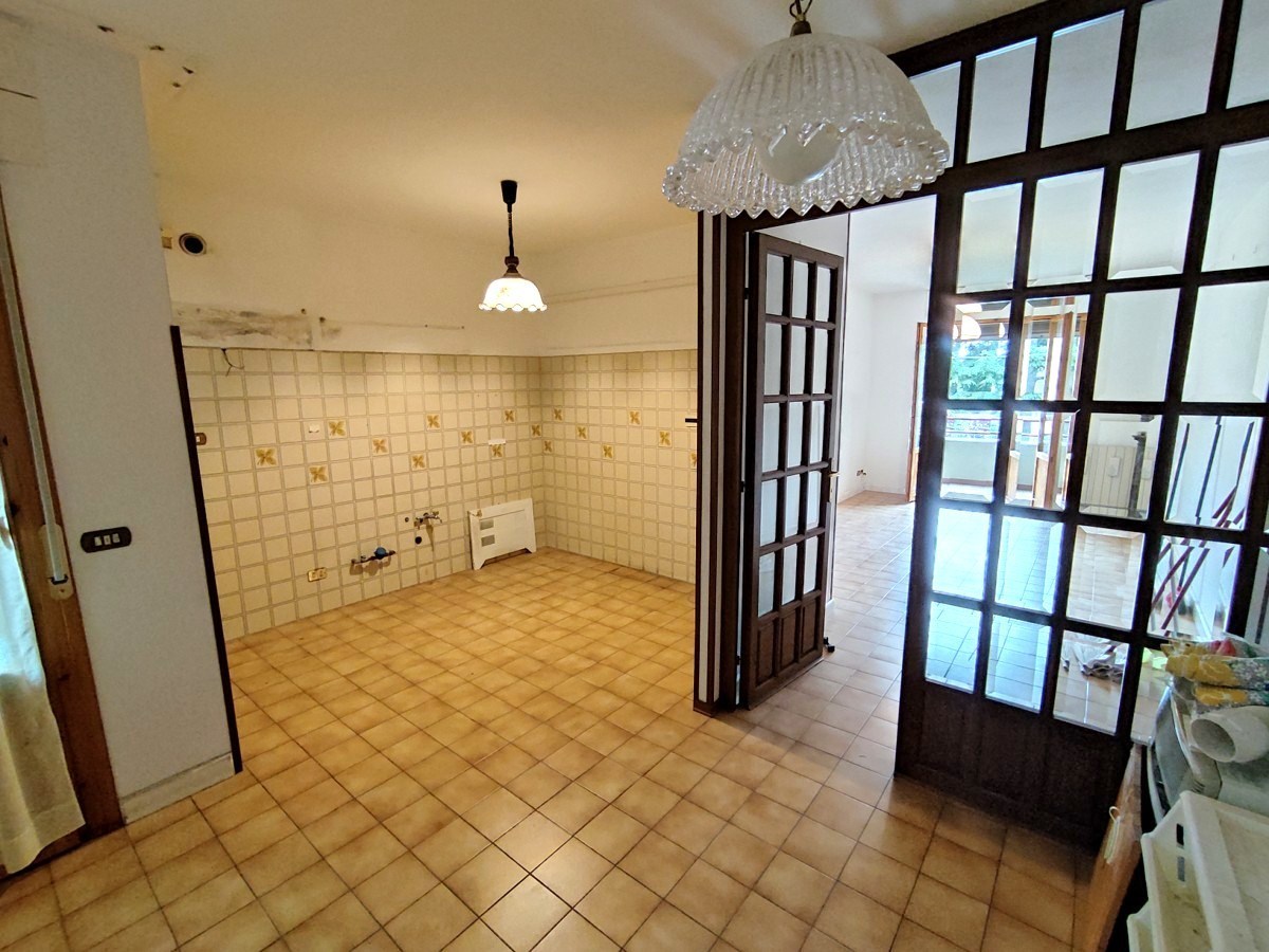 Appartamento in vendita a Massa, 5 locali, prezzo € 165.000 | PortaleAgenzieImmobiliari.it