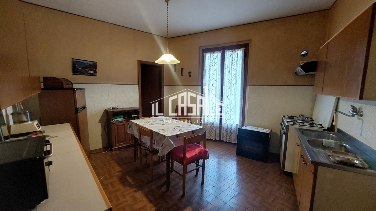 Appartamento in vendita a Dicomano, 4 locali, prezzo € 107.000 | PortaleAgenzieImmobiliari.it