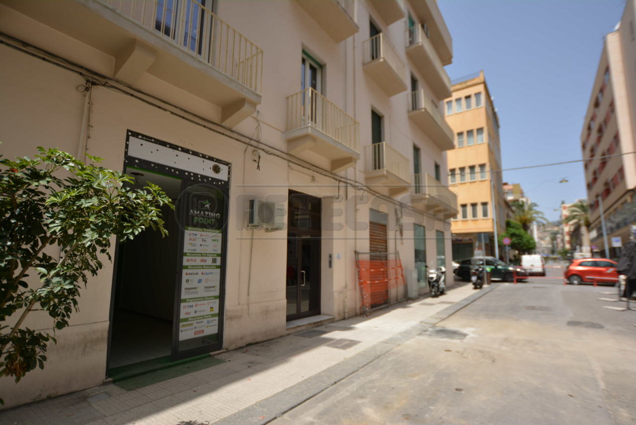 Negozio / Locale in vendita a Messina, 1 locali, prezzo € 140.000 | PortaleAgenzieImmobiliari.it