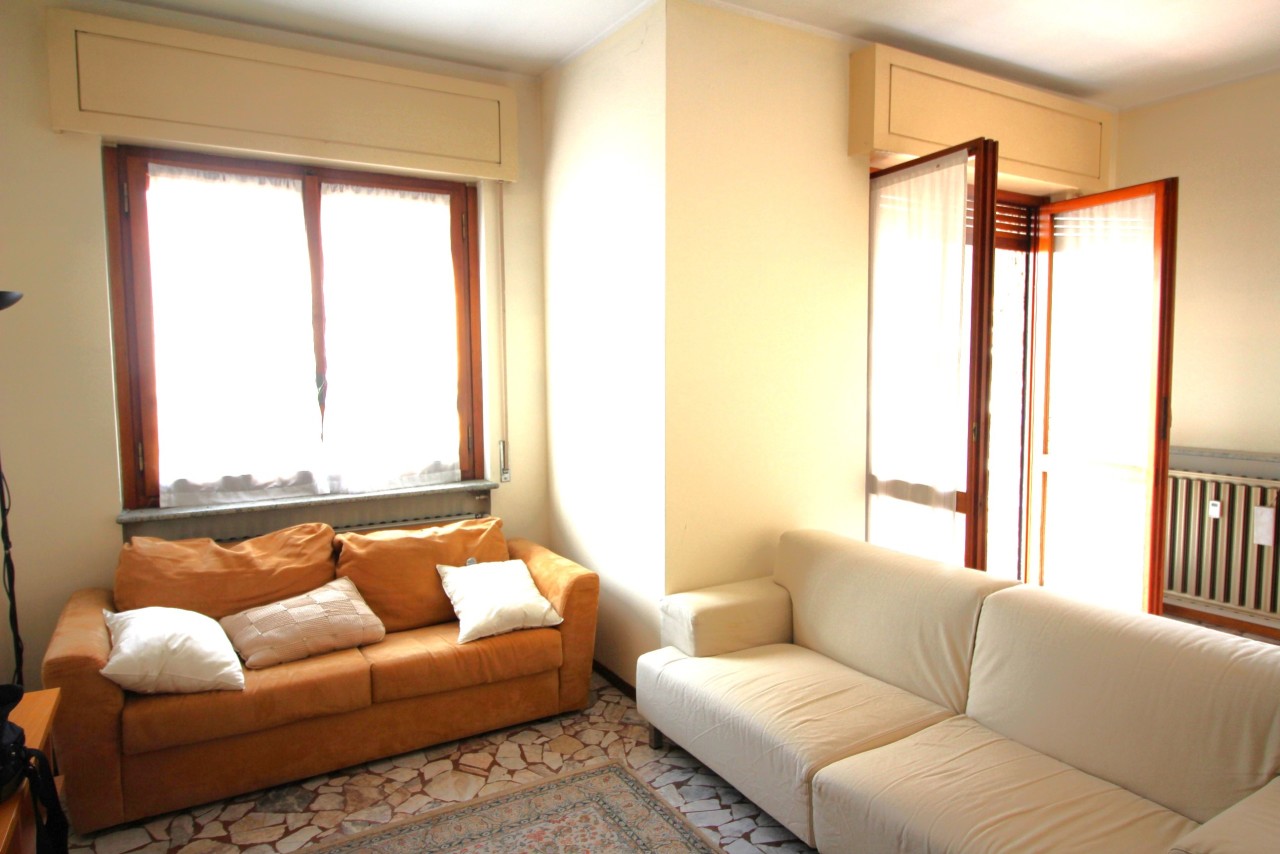 Appartamento in affitto a Arona, 4 locali, prezzo € 850 | PortaleAgenzieImmobiliari.it