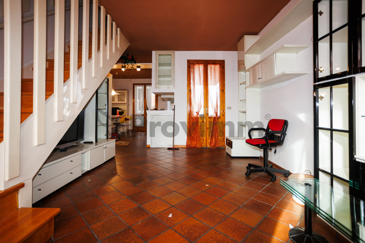 Appartamento in vendita a Cesena, 7 locali, prezzo € 220.000 | PortaleAgenzieImmobiliari.it