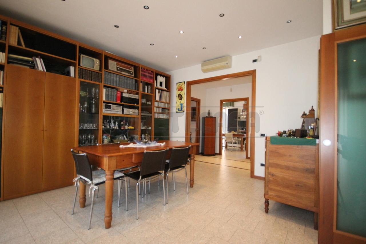 Appartamento in vendita a Vicenza, 5 locali, prezzo € 195.000 | PortaleAgenzieImmobiliari.it