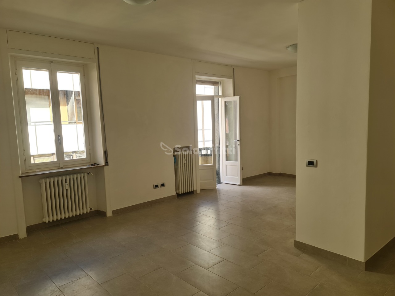 Appartamento in affitto a Saronno, 3 locali, prezzo € 700 | PortaleAgenzieImmobiliari.it
