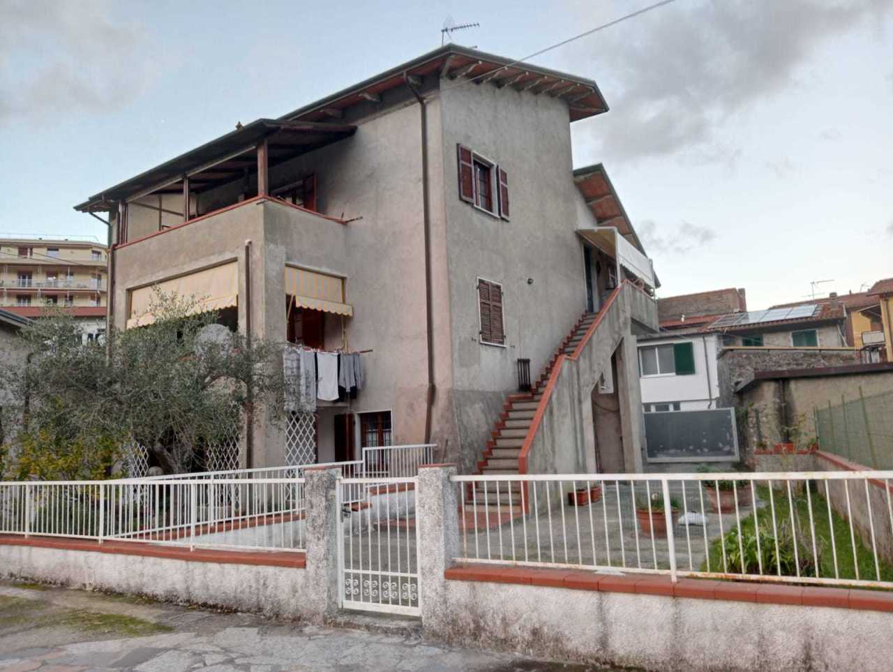Appartamento in vendita a Arcola, 8 locali, prezzo € 210.000 | PortaleAgenzieImmobiliari.it