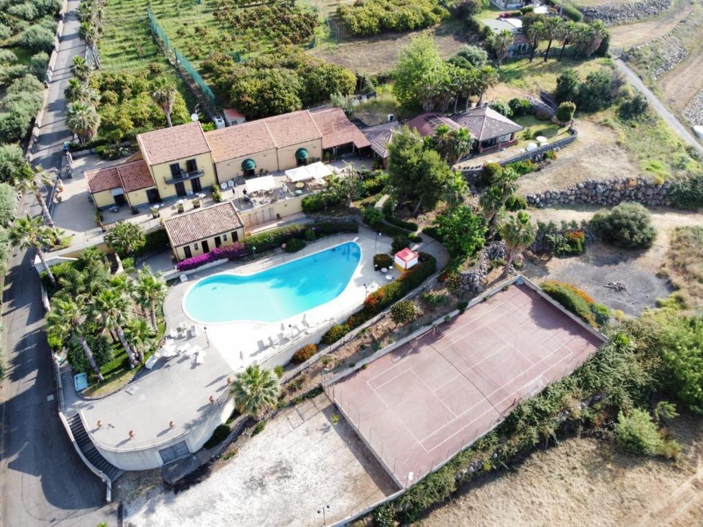Villa in vendita a Calatabiano, 12 locali, prezzo € 2.000.000 | PortaleAgenzieImmobiliari.it