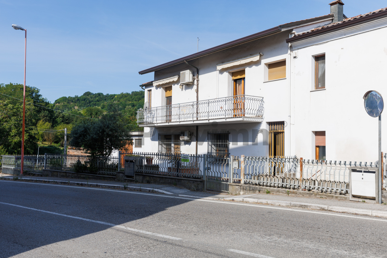 Soluzione Indipendente in vendita a Cesena, 7 locali, prezzo € 160.000 | PortaleAgenzieImmobiliari.it