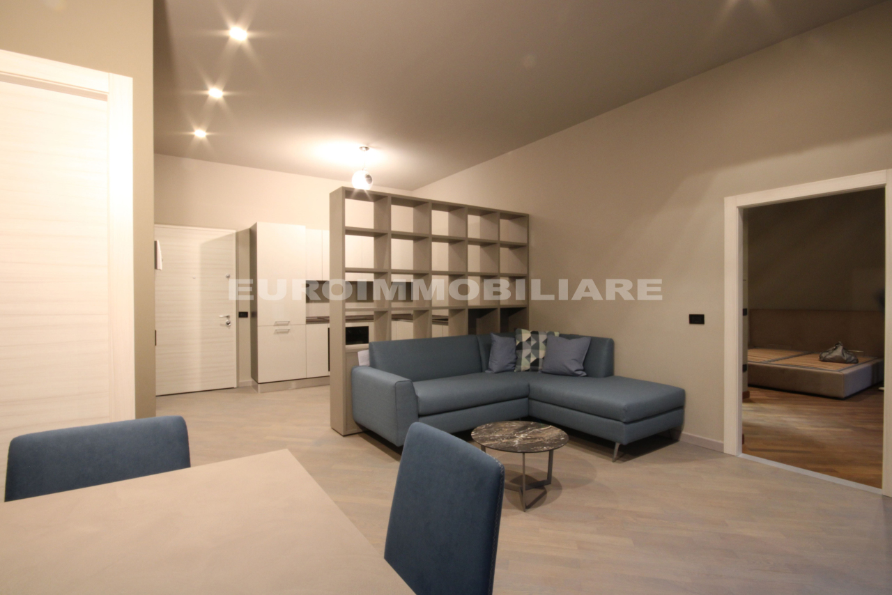 Appartamento in affitto a Brescia, 2 locali, prezzo € 1.100 | CambioCasa.it