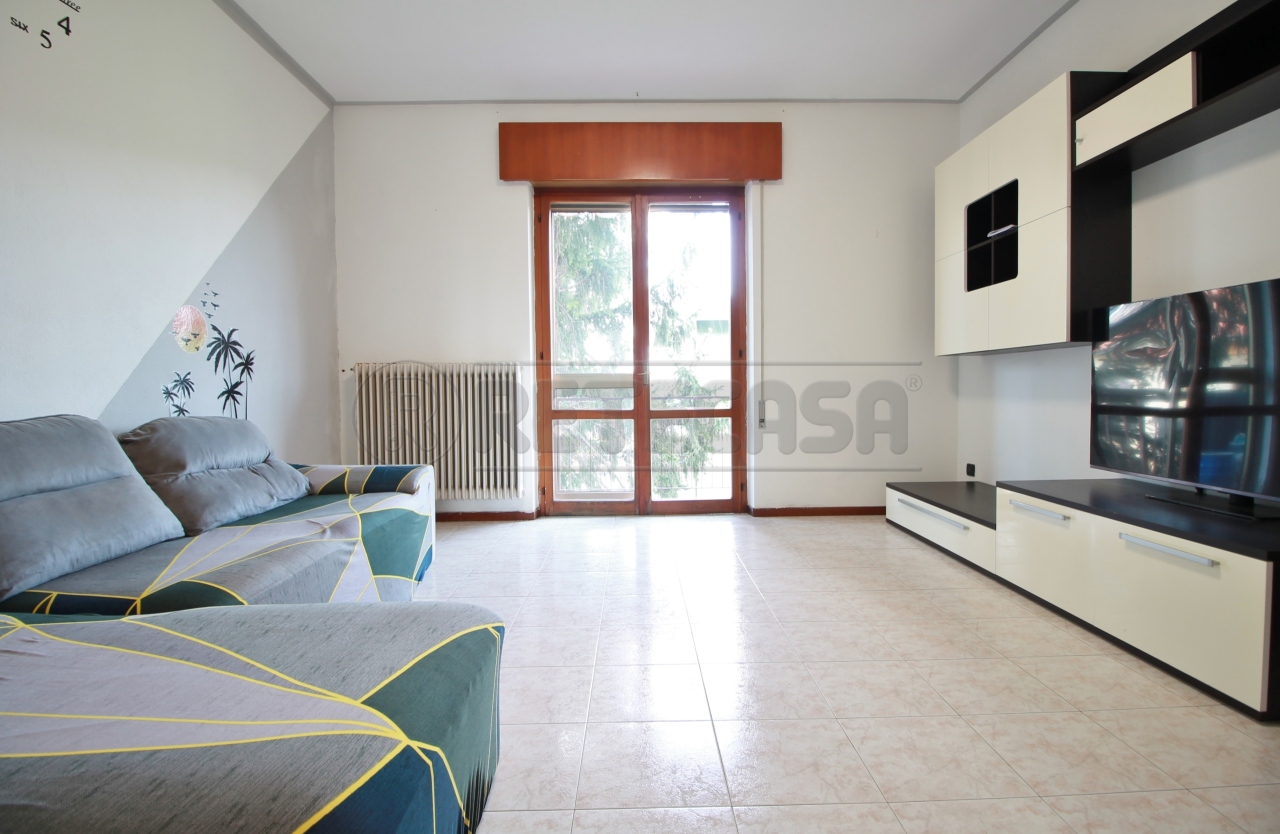 Appartamento in vendita a Lonigo, 6 locali, prezzo € 120.000 | PortaleAgenzieImmobiliari.it