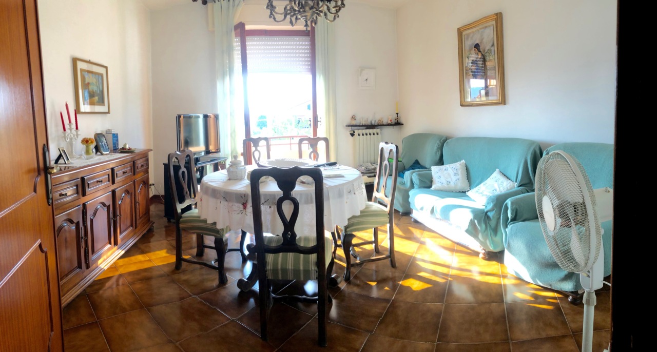 Appartamento in vendita a Castelnuovo Magra, 5 locali, prezzo € 170.000 | PortaleAgenzieImmobiliari.it